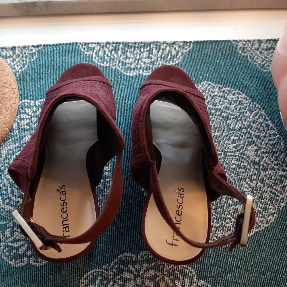 Maroon heels - Picture 4 of 13